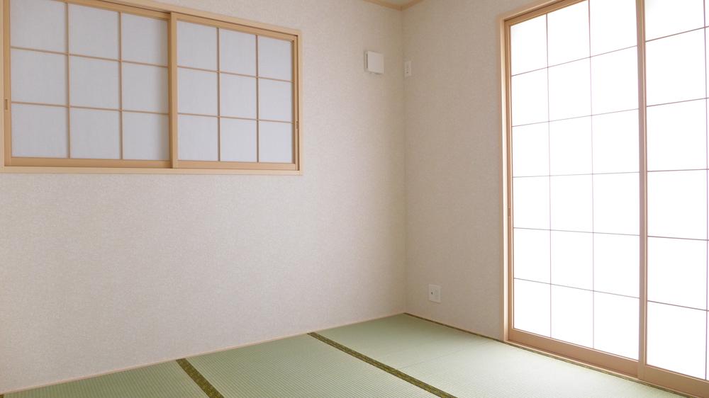 Same specifications photos (Other introspection). Same specifications