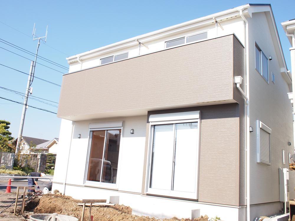 Local appearance photo. Local shooting