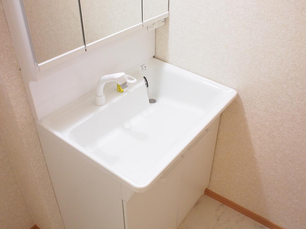 Wash basin, toilet. Local shooting