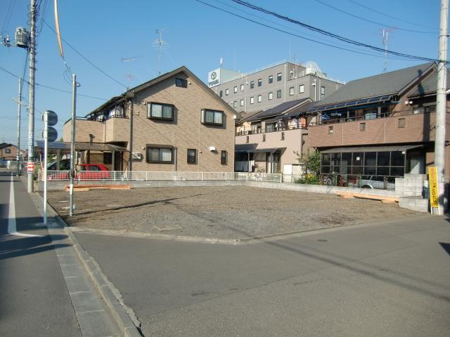 Local photos, including front road. Local (11 May 2013) Shooting