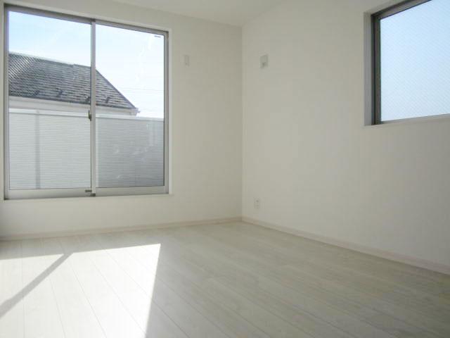 Non-living room. Indoor (11 May 2013) Shooting