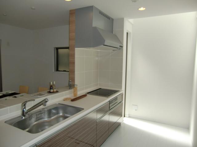 Kitchen. Indoor (March 2013) Shooting