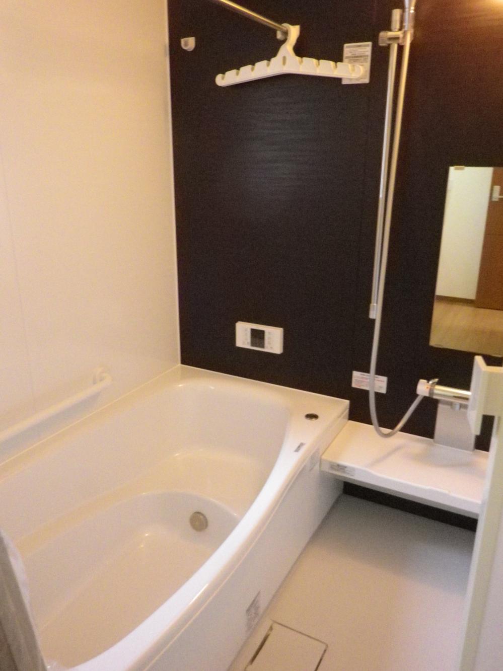 Same specifications photo (bathroom). Seller construction cases