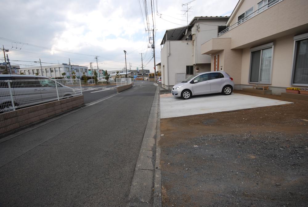 Local photos, including front road. Local (February 2013) Shooting