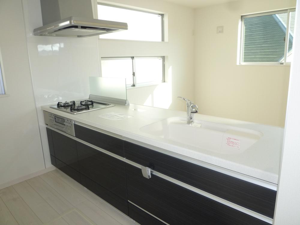 Kitchen. Indoor (11 May 2013) Shooting