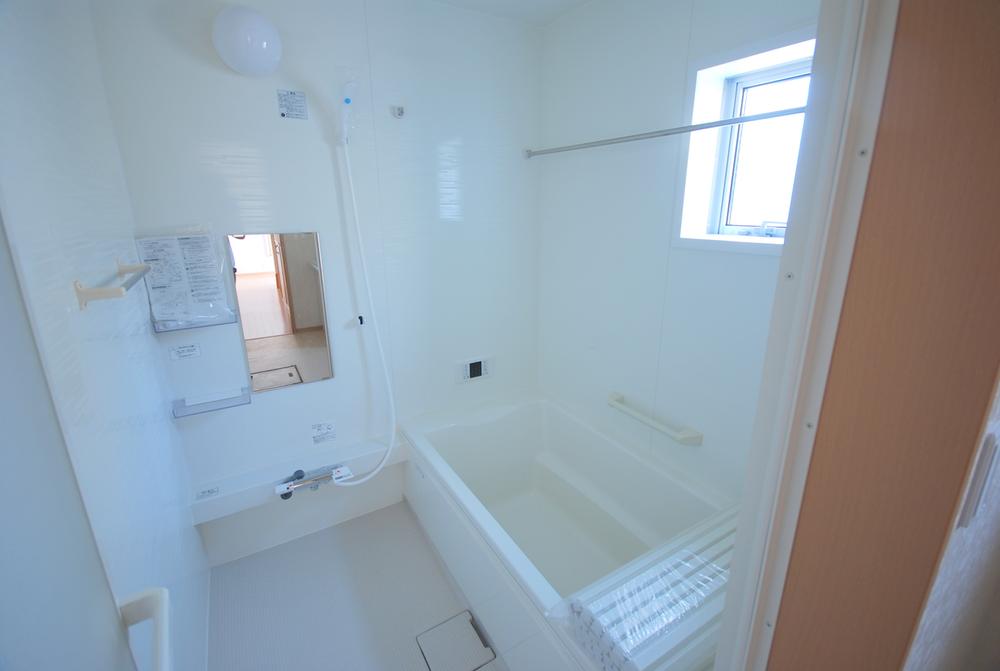Same specifications photo (bathroom). Seller construction cases
