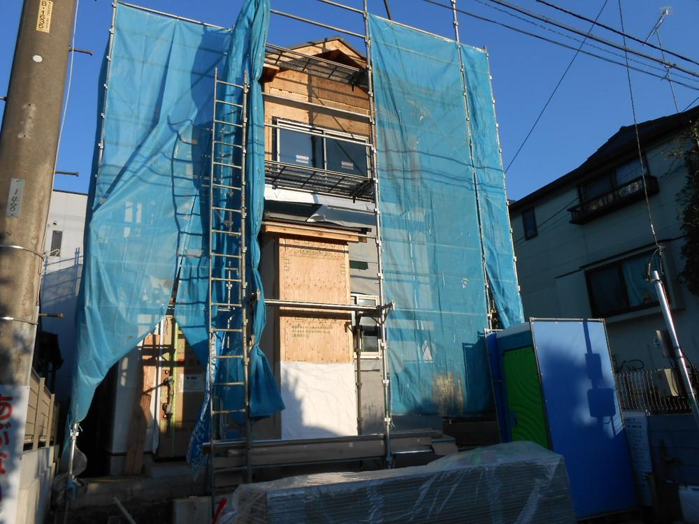 Local appearance photo. Local (11 May 2013) Shooting