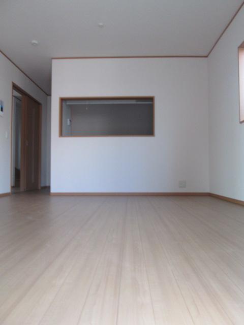 Same specifications photos (living)