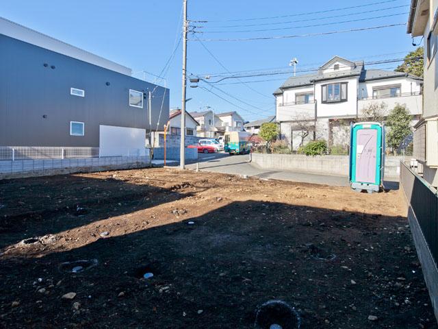 Local photos, including front road. Local (12 May 2013) Shooting