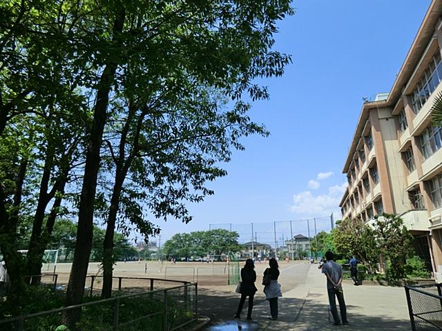 Junior high school. Higashiyamato 851m to stand third junior high school
