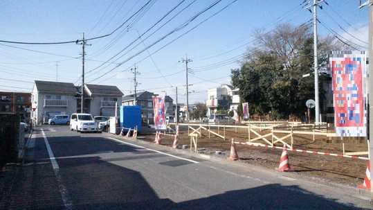 Local photos, including front road. Frontal road