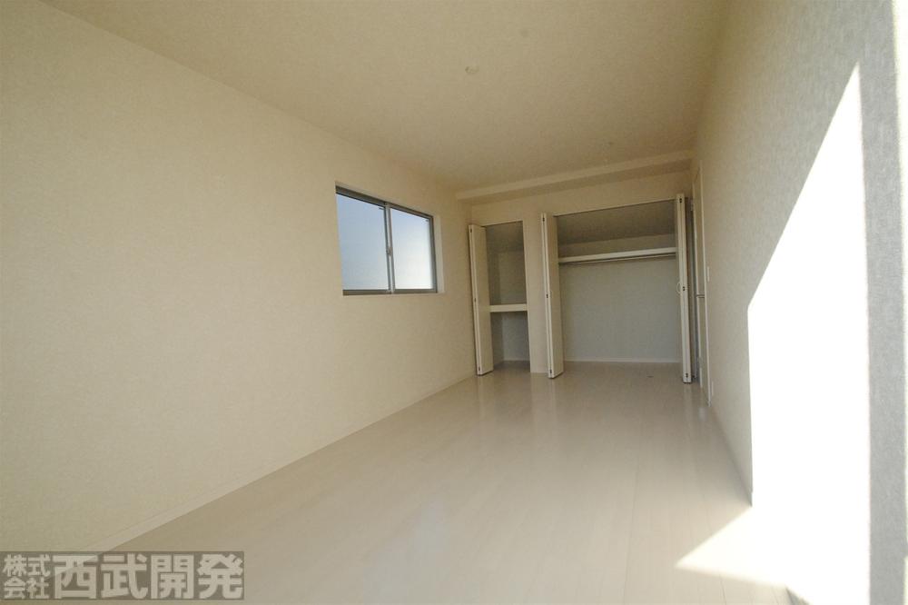 Non-living room. Western-style 9 Pledge Closet and with storage