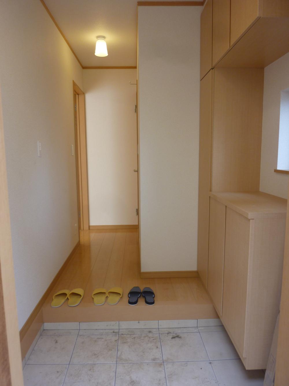 Entrance. Seller enforcement example