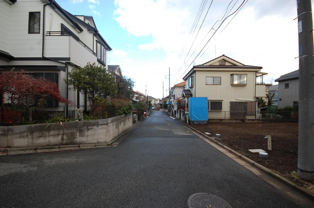 Local photos, including front road. Local shooting