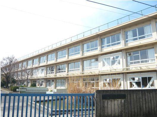 Junior high school. Higashiyamato 872m to stand fourth junior high school