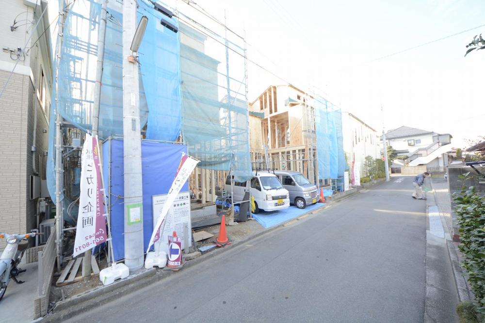 Local appearance photo. Local (12 May 2013) Shooting