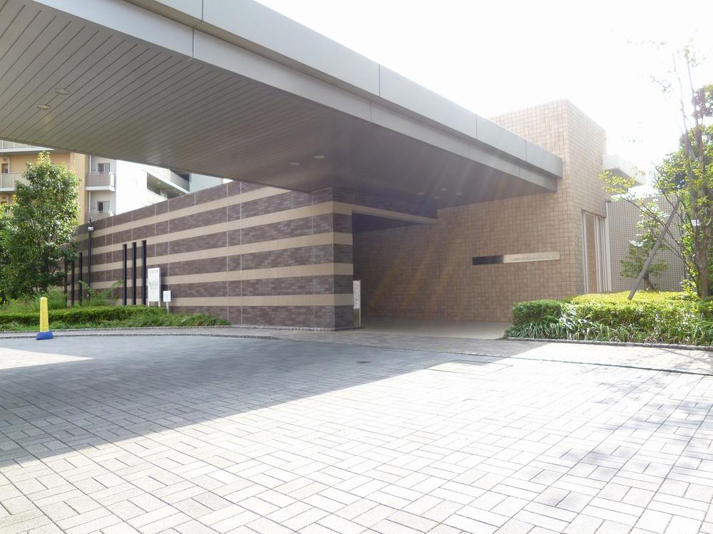 Entrance. Common areas