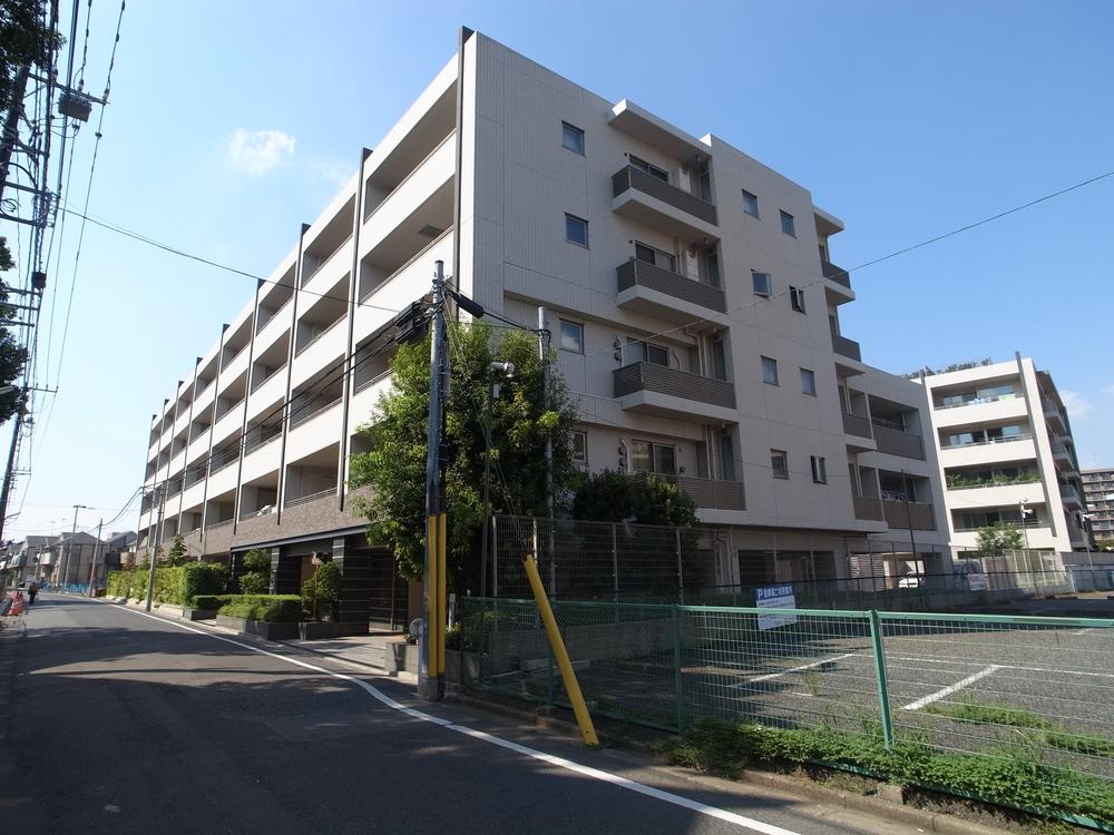 Local appearance photo. Local (10 May 2013) Shooting