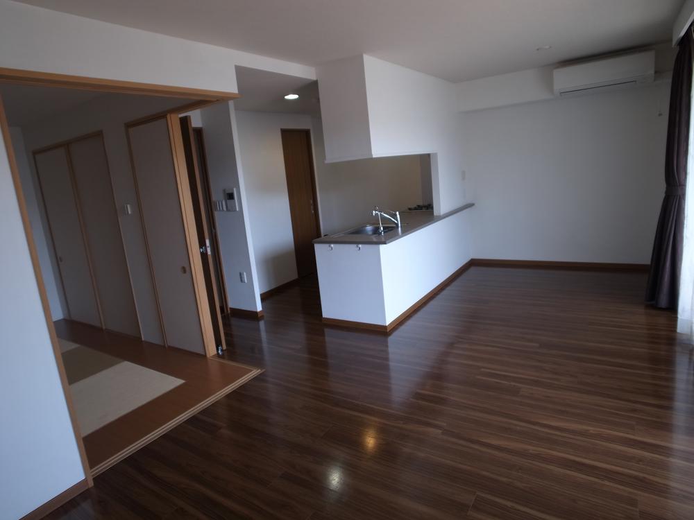 Living. Indoor (10 May 2013) Shooting