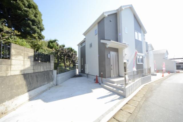 Local appearance photo. 1 Building car space 3 units can be! (By car)