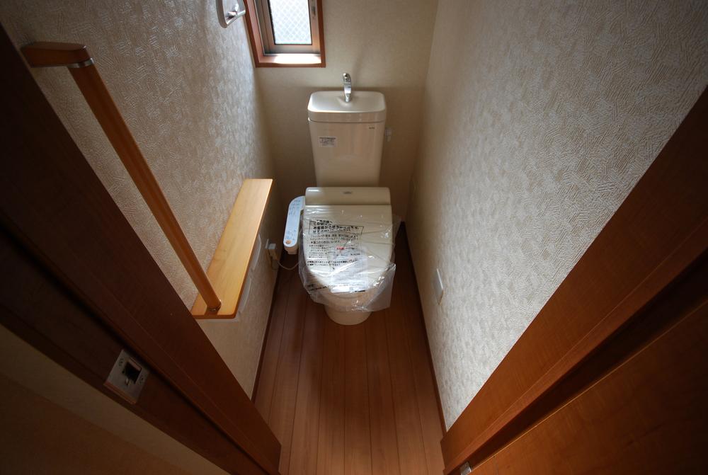 Toilet. Indoor (11 May 2013) Shooting