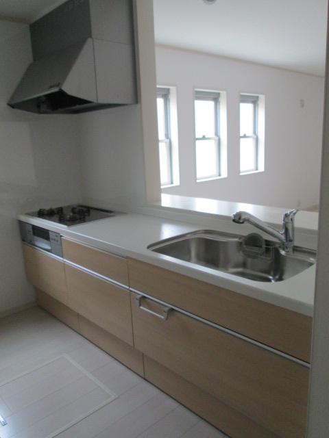 Same specifications photo (kitchen). Seller enforcement example