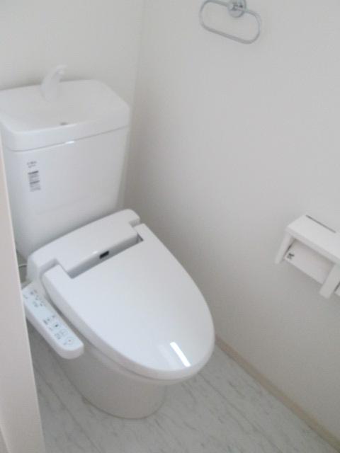 Toilet. Seller enforcement example