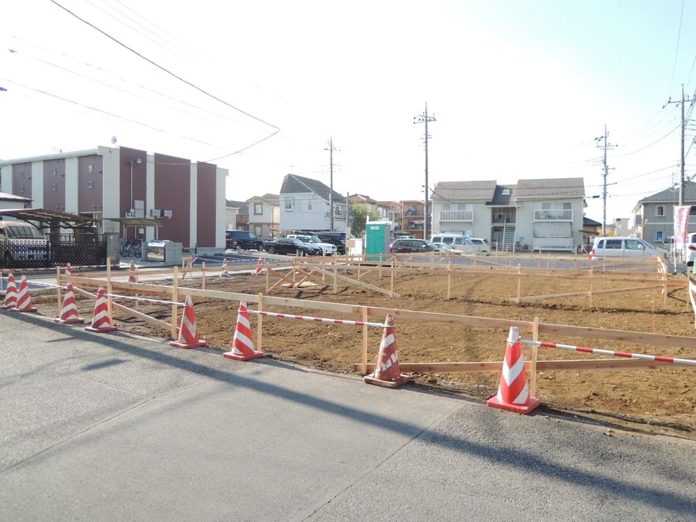 Local appearance photo. Local (12 May 2013) Shooting