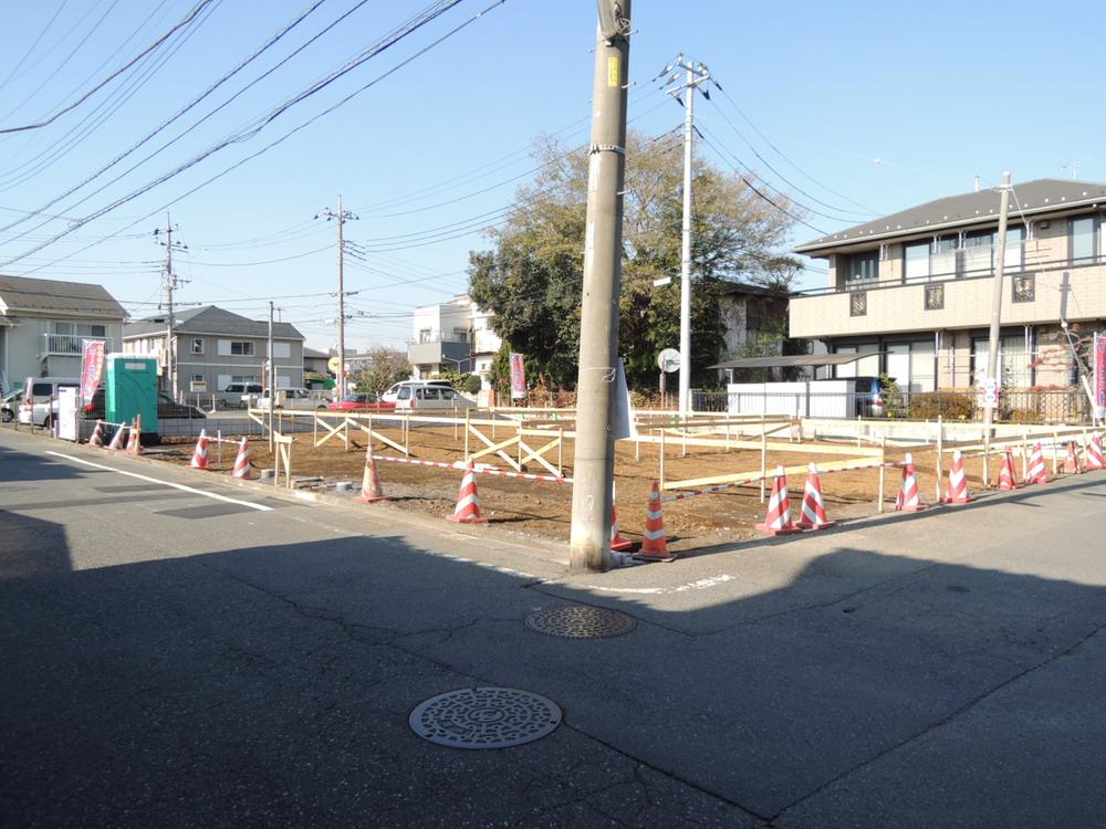 Local photos, including front road. Local (12 May 2013) Shooting