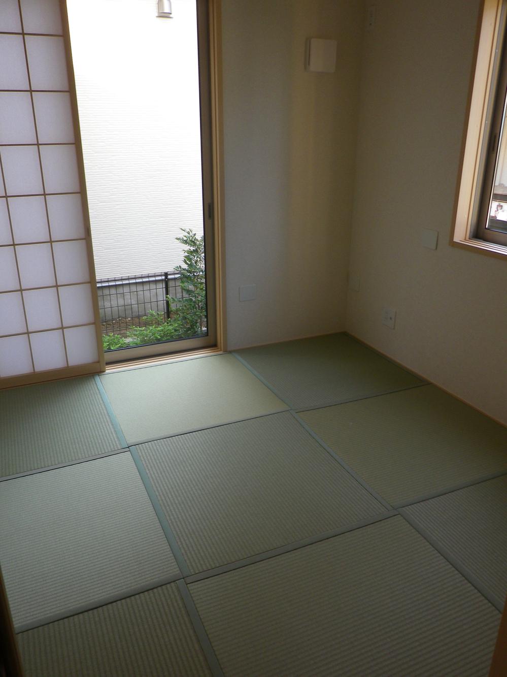 Non-living room. Seller construction cases