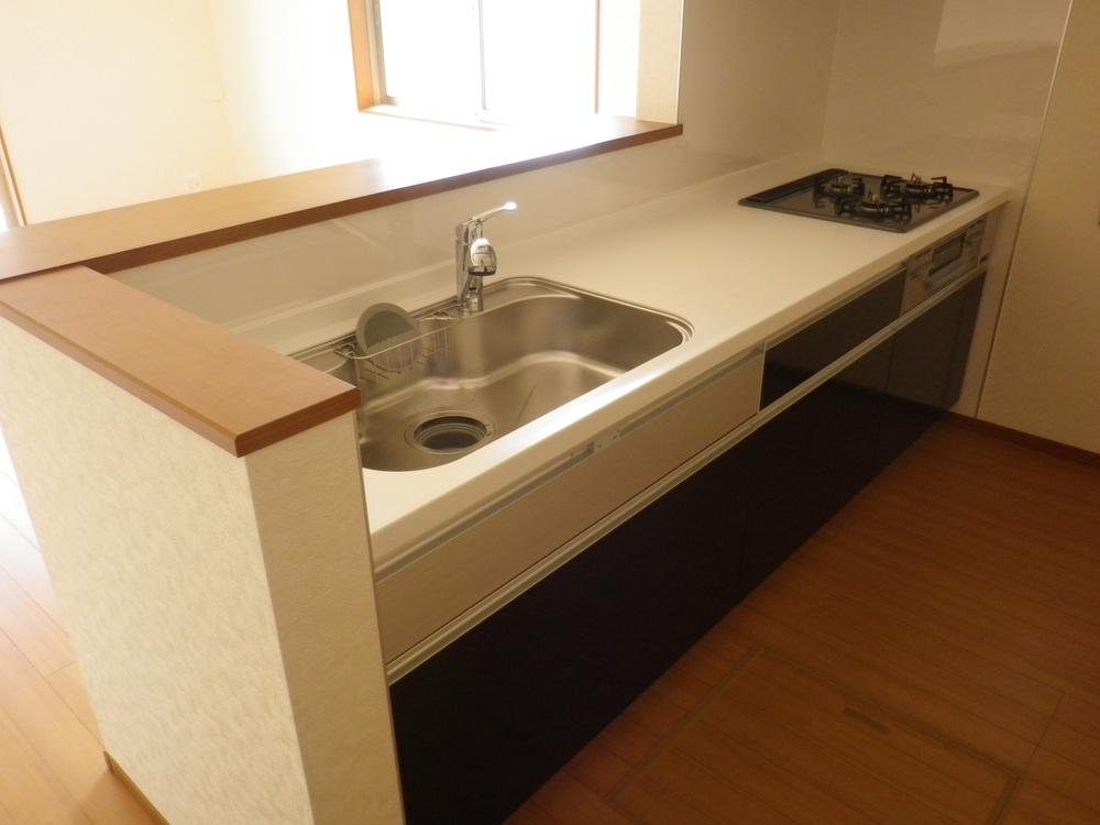 Same specifications photo (kitchen). Seller construction cases