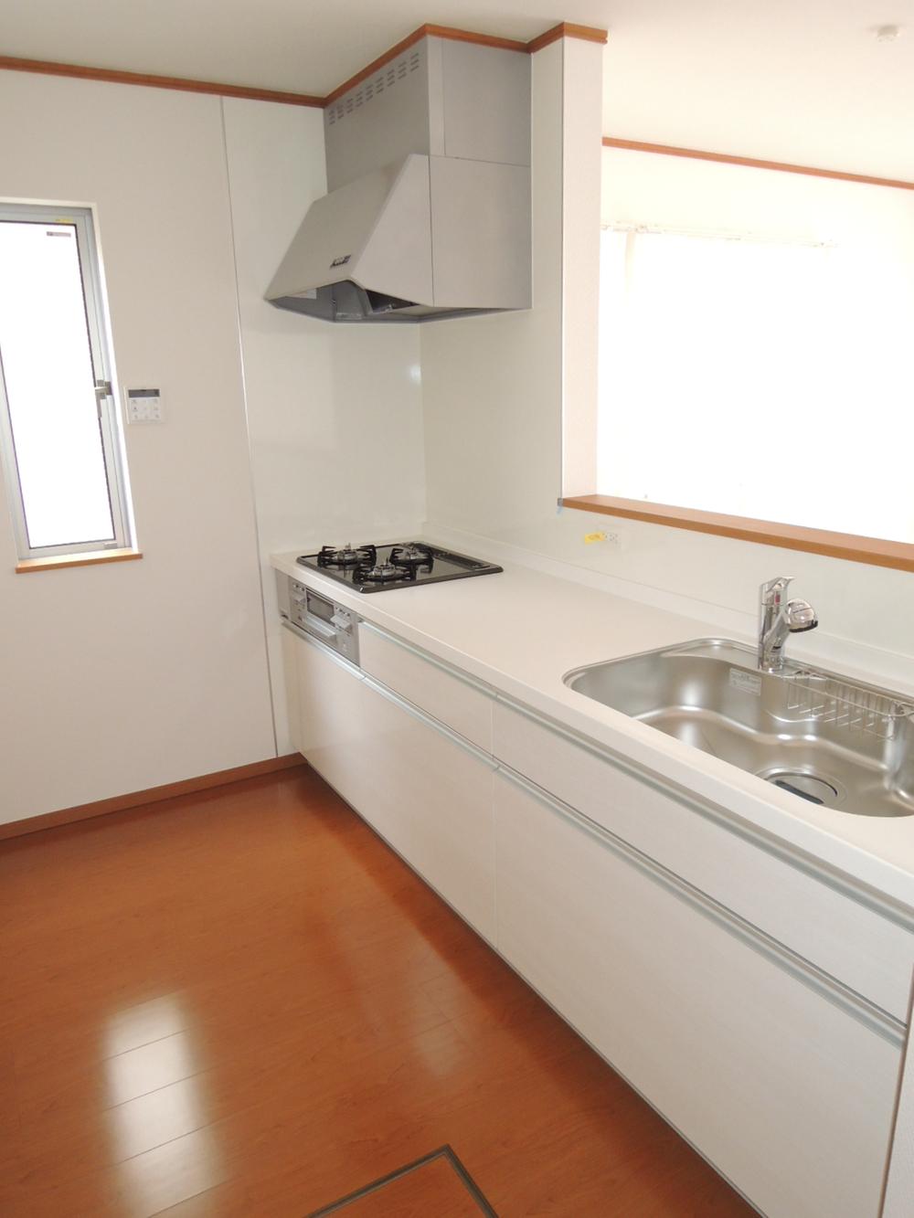 Same specifications photo (kitchen). Face-to-face kitchen (same specifications)