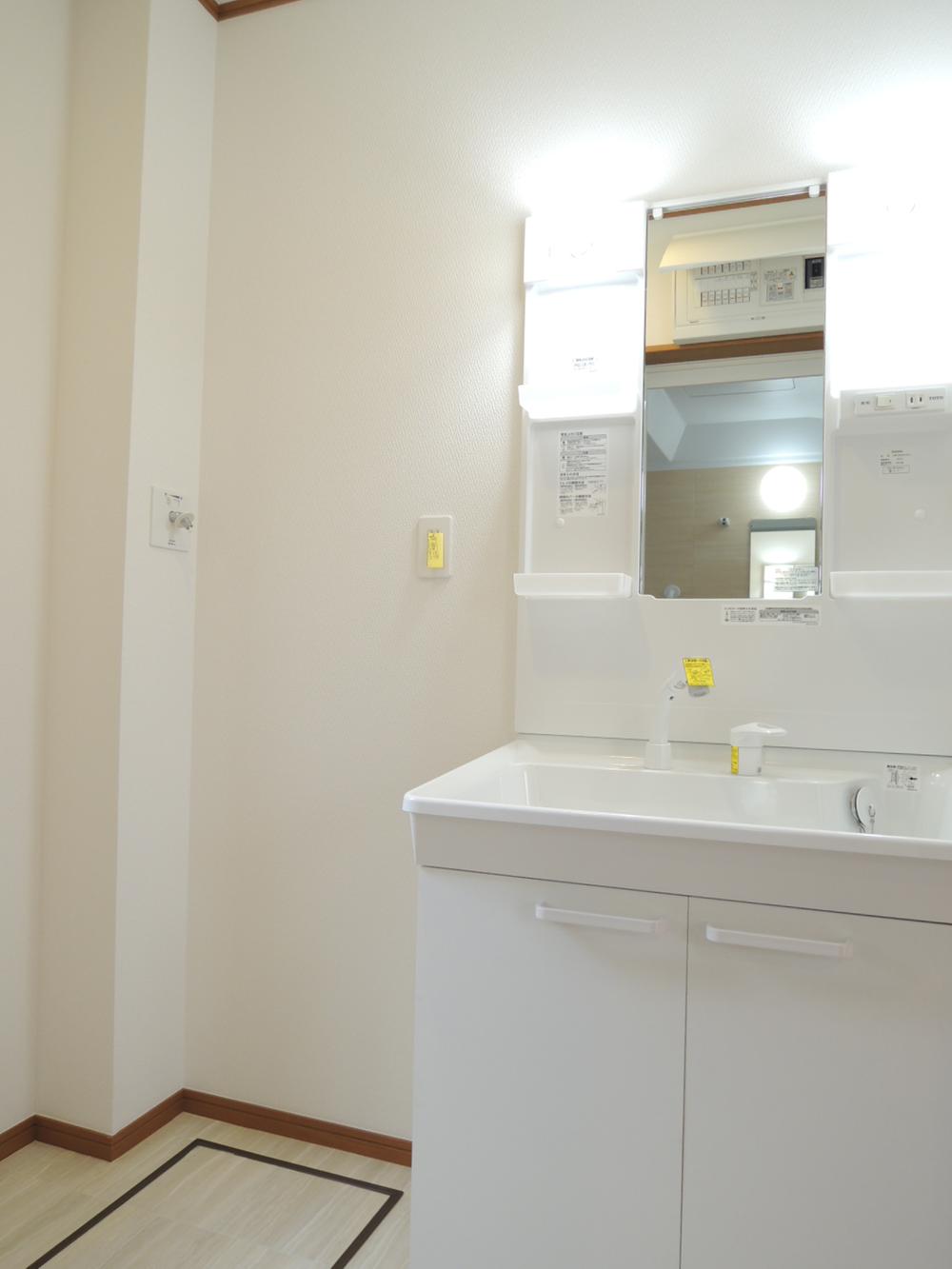 Same specifications photos (Other introspection). Vanity (same specifications)