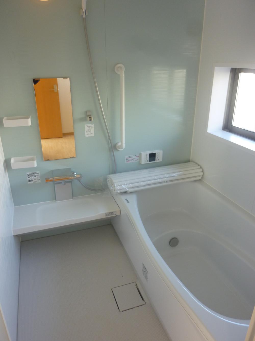 Same specifications photo (bathroom). Seller construction cases