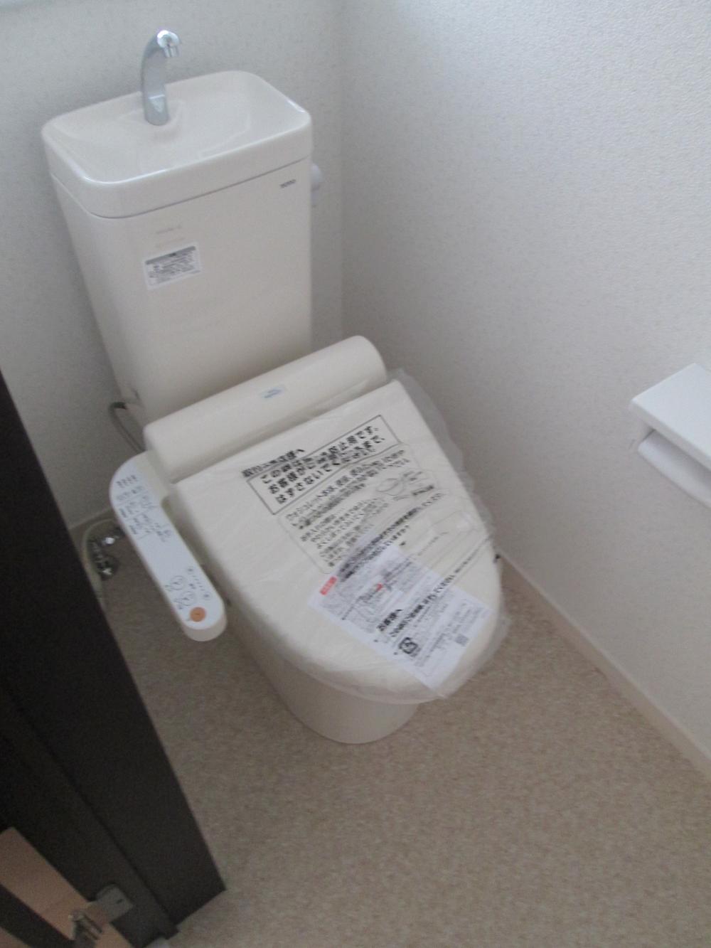 Toilet. Sell ​​unexpected example of construction