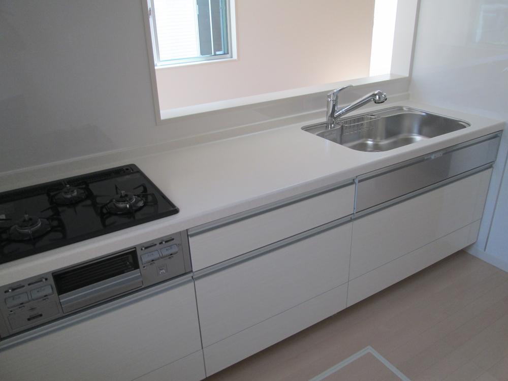 Same specifications photo (kitchen). Seller construction cases