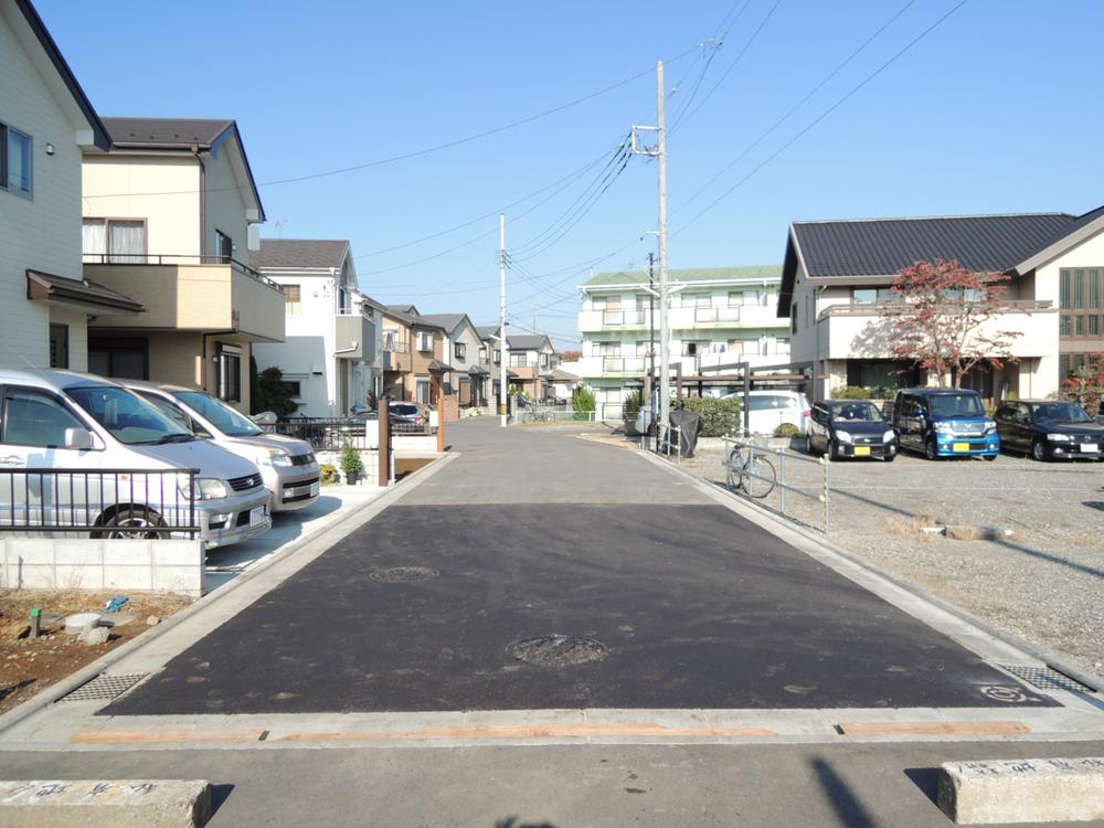 Local photos, including front road. Local (11 May 2013) Shooting