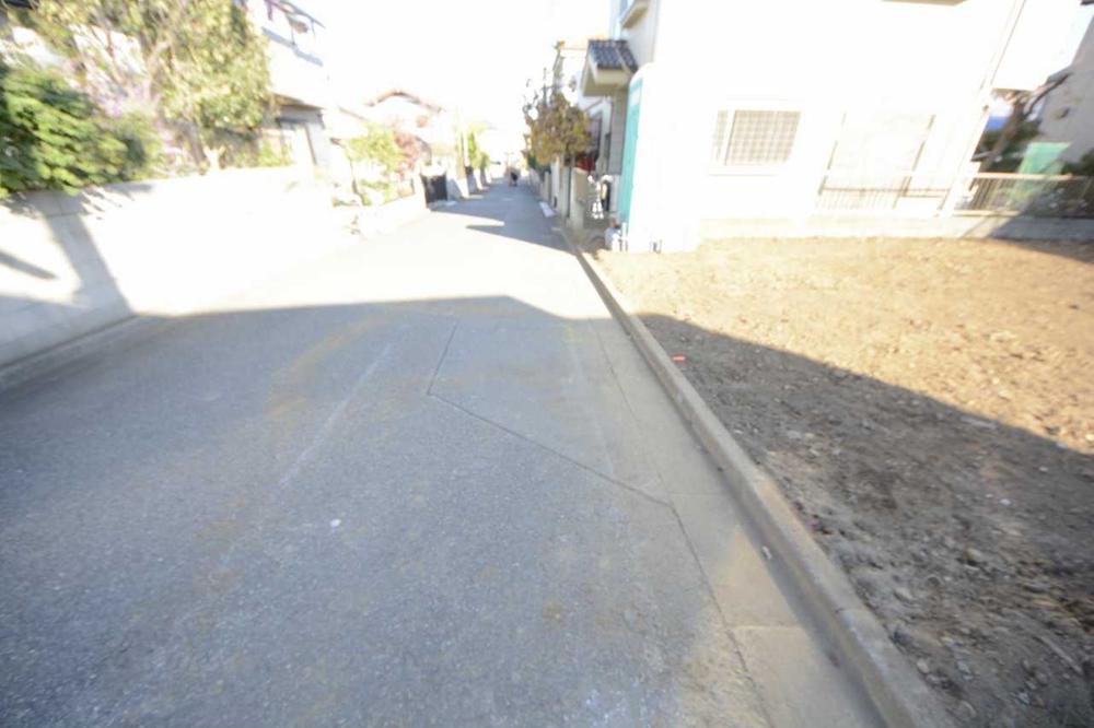 Local photos, including front road. Local (November 30, 2013) Shooting