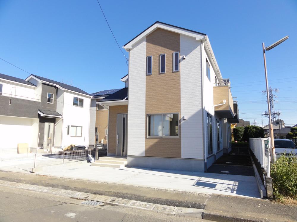 Local appearance photo. Local (11 May 2013) Shooting