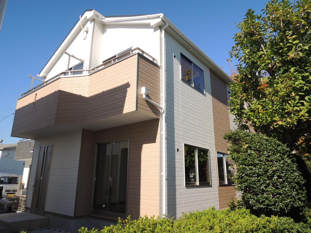 Local appearance photo. Local (11 May 2013) Shooting Building 2 appearance