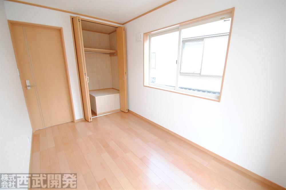 Non-living room. Western-style 5 Pledge