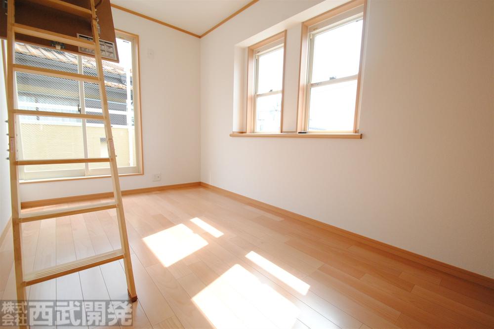 Non-living room. Western-style 5 Pledge