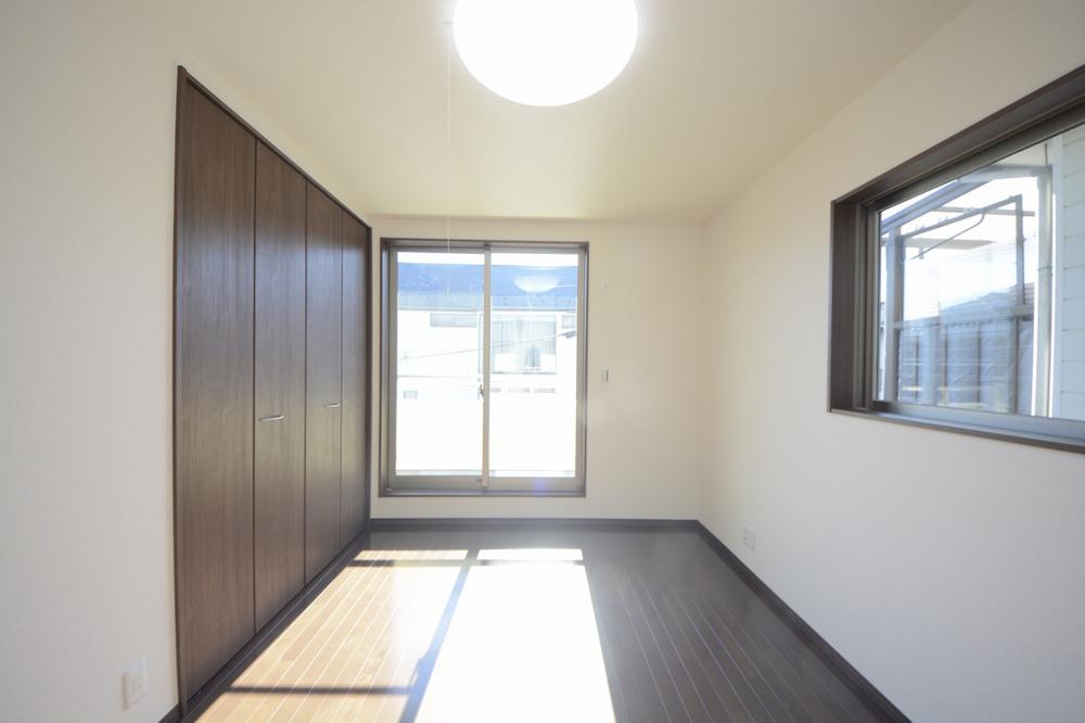 Non-living room. Southwest side of the living room