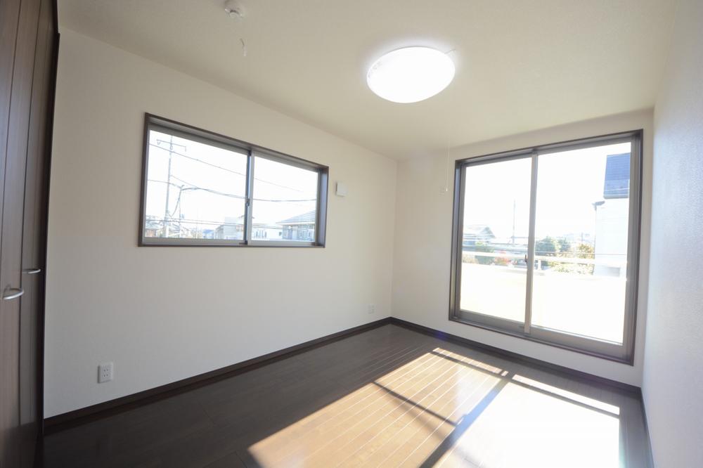 Non-living room. Southeast side of the living room