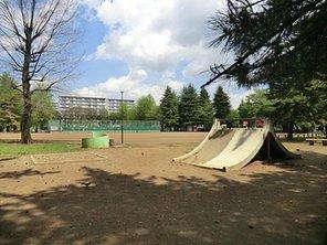 park. 850m to a large South Park