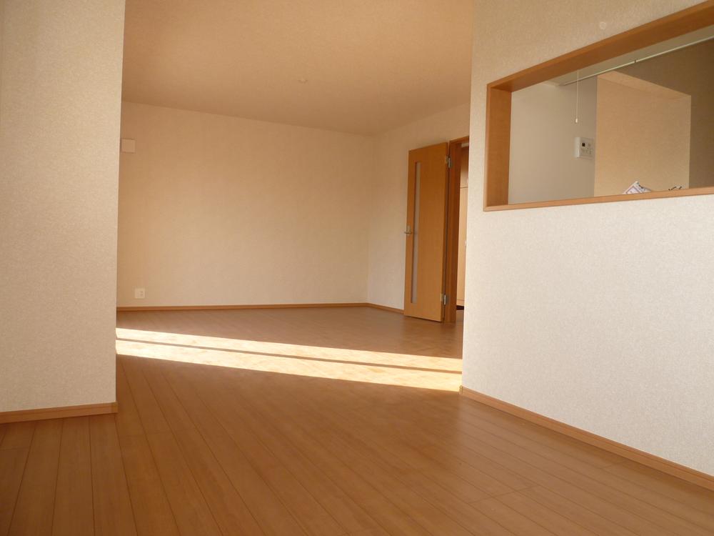 Same specifications photos (living). Seller enforcement example