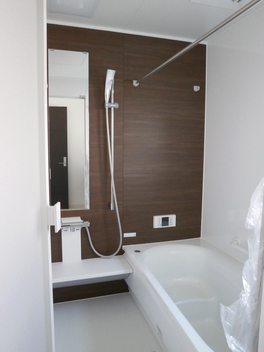Same specifications photo (bathroom). Seller construction cases