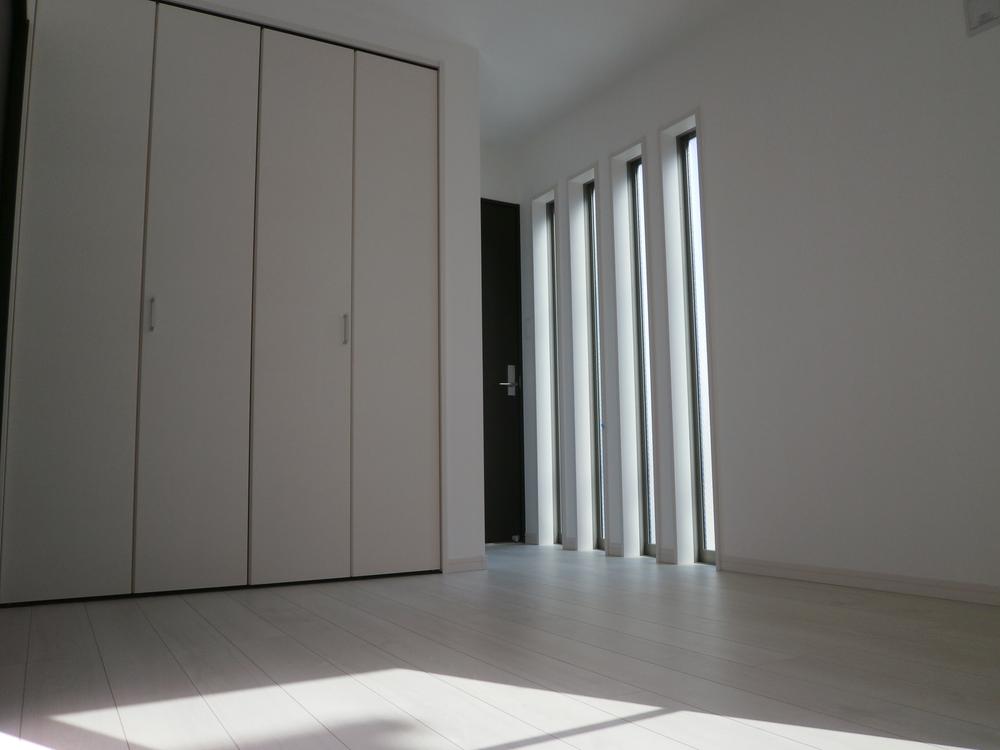 Non-living room. Seller construction cases