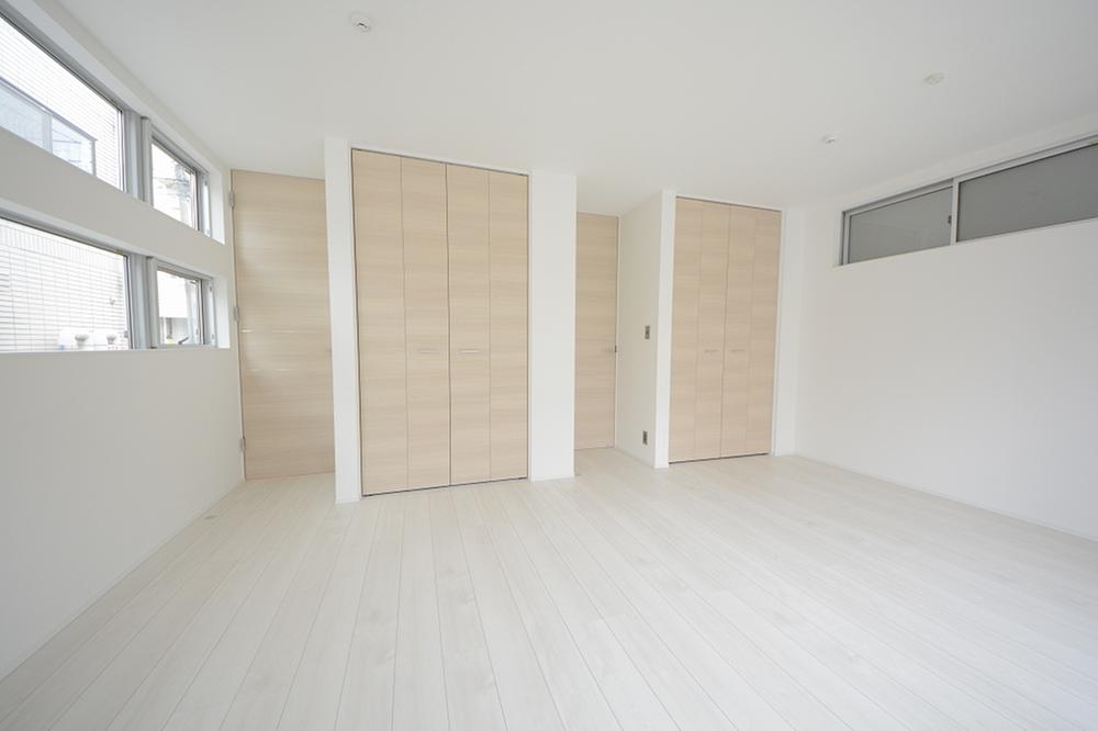 Non-living room. 2-door, one-room, which is in accordance with the change of lifestyle