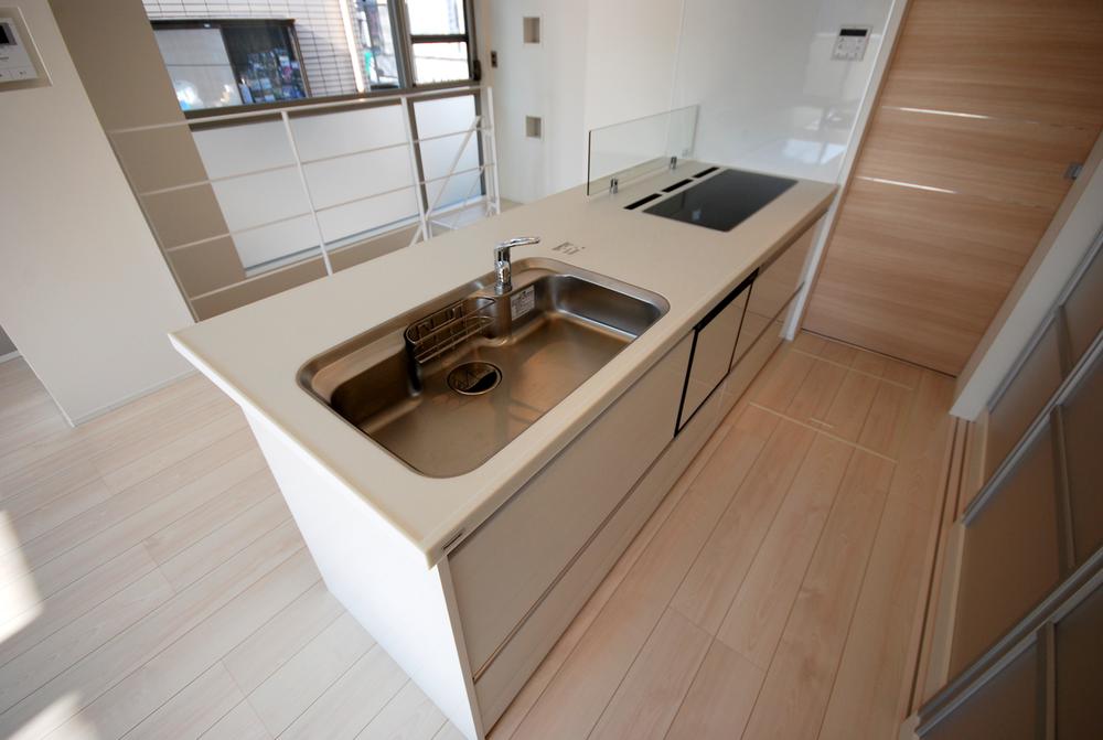 Kitchen. Indoor (11 May 2013) Shooting